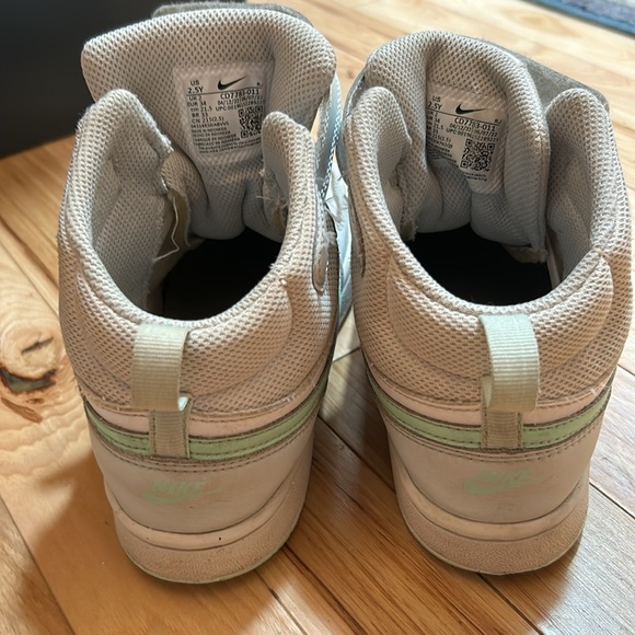 Nike kids shoes - Picture 4 of 4